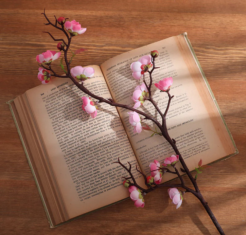 Roomix beautifully designed branches- beautifully designed branches in a variety of colors, perfect for adding a unique touch to any space. Whether you're looking to brighten your home, office, or personal corner