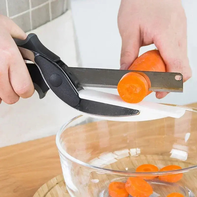 Roomix EdgeSense™ – The Smart Knife for the Way You Really Cook Sharper. Smarter. More You. Meet the EdgeSense™ by Roomix — a next-generation kitchen knife designed not just to cut, but to understand the way you move in the kitchen.