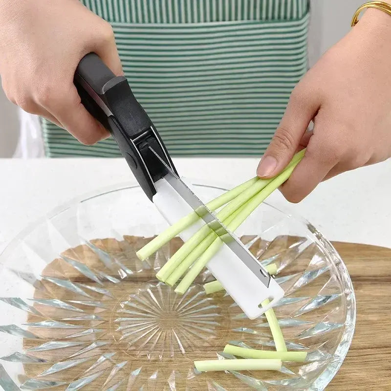 Roomix EdgeSense™ – The Smart Knife for the Way You Really Cook Sharper. Smarter. More You. Meet the EdgeSense™ by Roomix — a next-generation kitchen knife designed not just to cut, but to understand the way you move in the kitchen.